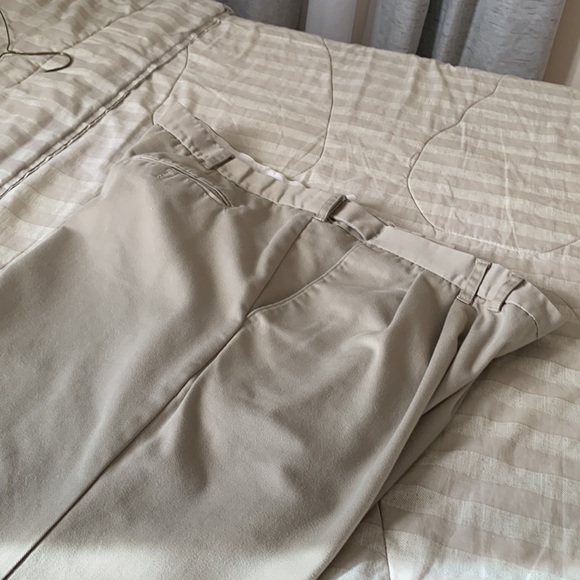 Men’s Wrangler perfect fit pants. - Picture 2 of 3